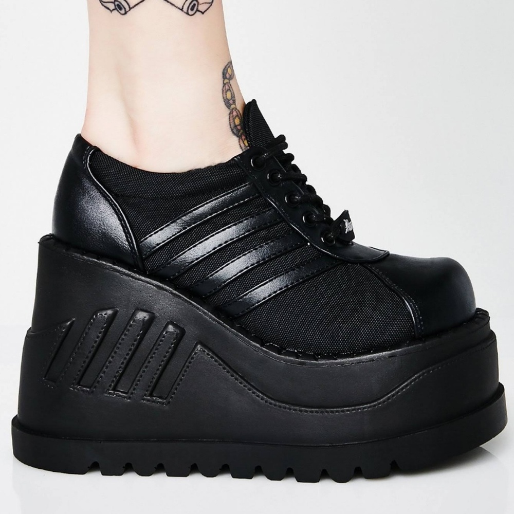 🖤Demonia Stomp Platforms🖤